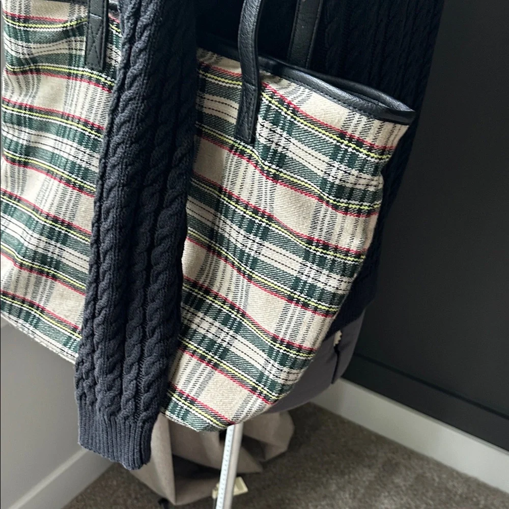 Elegant Plaid Tote Bag -‎ Black and Cream